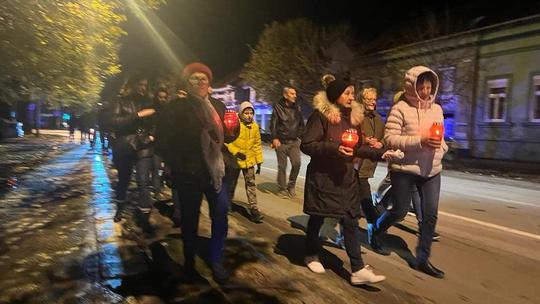 ZAPALJENE su svijeće u spomen na sve one hrabre ljude