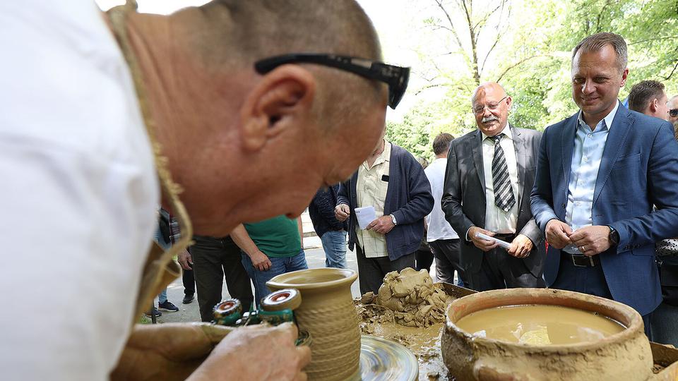 ŽUPANIJA ĆE za dodjelu bespovratnih sredstava poduzetnicima po Programu potpora male vrijednosti za poticanje razvoja poduzetništva na području VPŽ-a izdvojiti ove godine više od 300.000 eura
