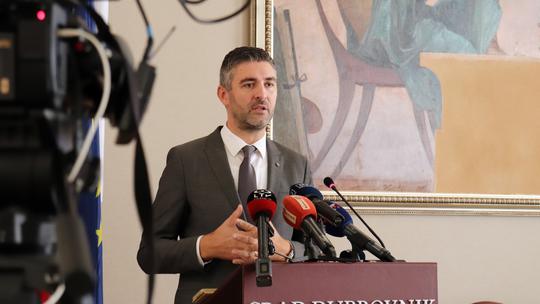 Porezna politika Vlade bila je u potpunosti usmjerena prema rasterećenju građana i gospodarstva, naročito prema povećanju primanja građana te i mi želimo s takvim stavom ići prema našim građanima - rekao je gradonačelnik Franković