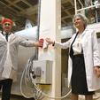 Tvornicu su simboličnim pritiskom na gumb u Podravkinoj industrijskoj zoni otvorili predsjednik Vlade RH Andrej Plenković i predsjednica Uprave Podravke Martina Dalić