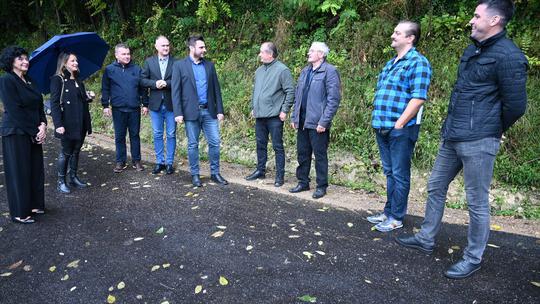 Novoizgrađena cesta stanovnicima ovog područja poboljšat će kvalitetu života, ali i jamčiti ostanak