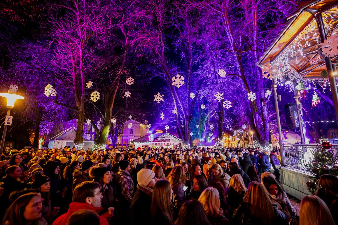 Blagdani na Promenadi – utrka, 30 koncerata, panoramski kotač...